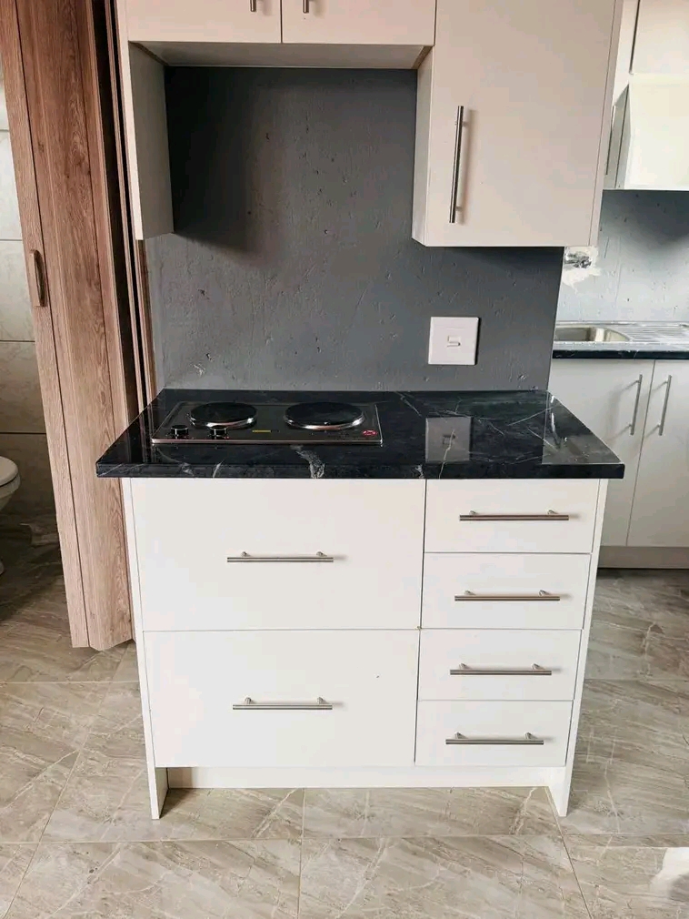 Room to rent available ext 20 ensuit  more in  in Protea Glen