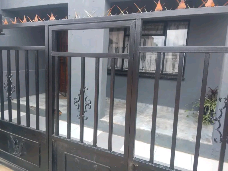 Garage size plus one room aside available 
�  in Ivory Park
