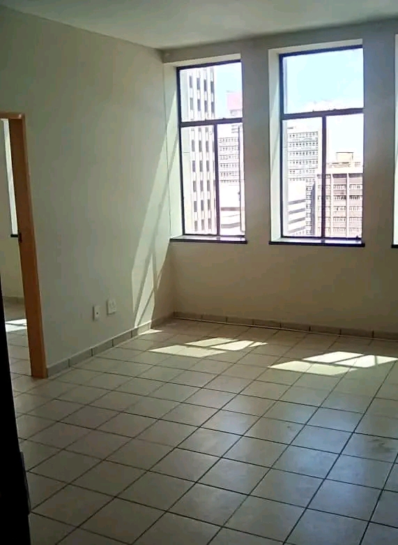 1 bedroom flat to let | cnr jepee&von willeig  in Johannesburg