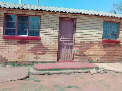 Rental immediately 
4 room house trent immed  in Sebokeng