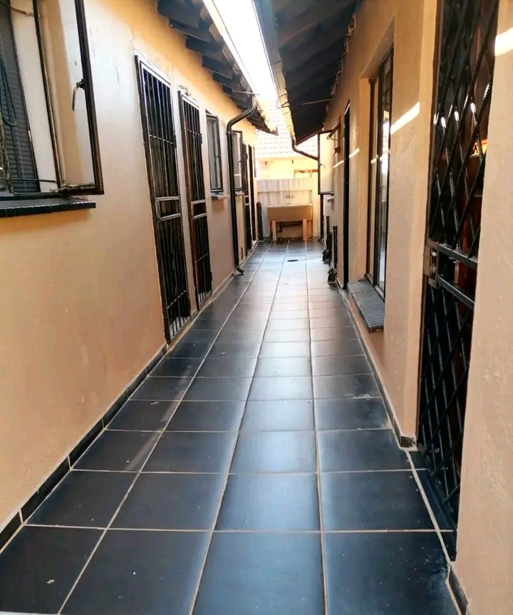 Bachelor room available in ext 26 for  r2500.  in Clayville