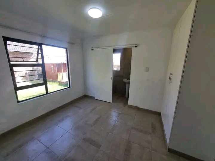 1 bedroom cottage with kitchenett,  bathroom   in Birch Acres