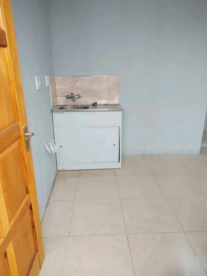 Ensuite room available immediately for rental  in Protea Glen
