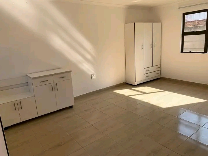 Ext 6 cottage for rent 0718815990 r1500 rent par in Tsutsumani, Gauteng