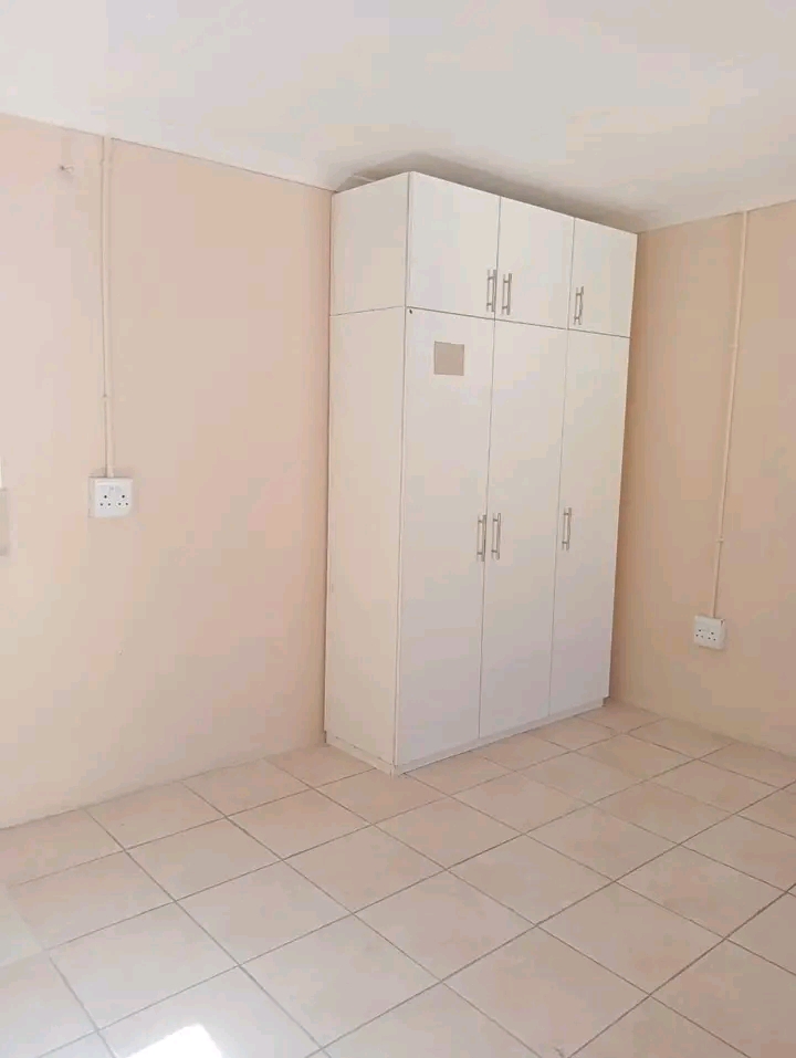 R2700 rooms to hire at townsview / oakdene jo  in Townsview