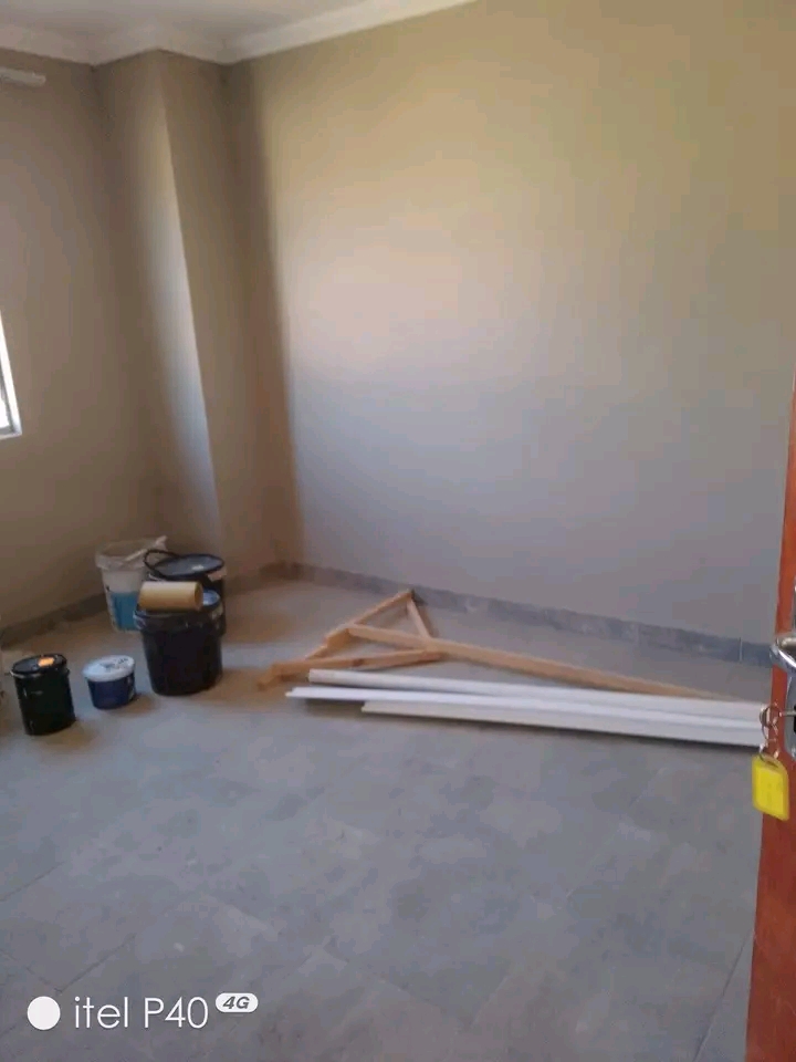 Room for rent 
at ext 3 
r1500
call/whatsa  in Dobsonville