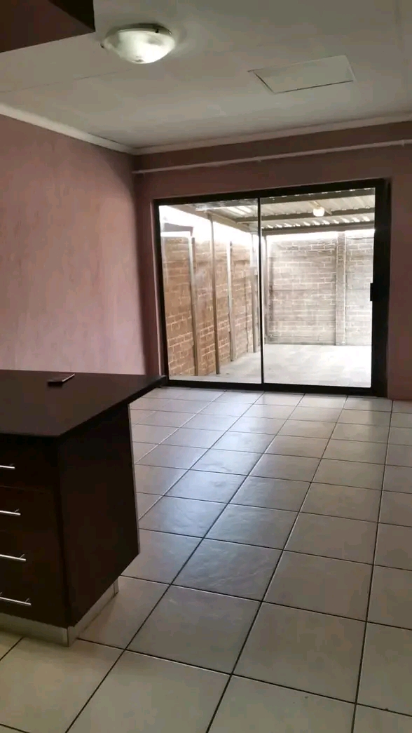 Cottage to rent property features:
kitchen w  in Brackendowns