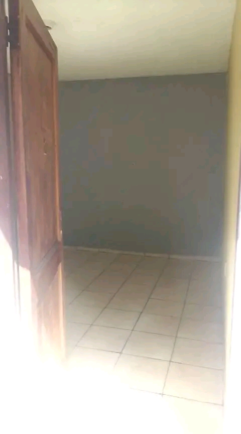 Room to rent r1200 phase two juskei whatsapp   in Braamfischer