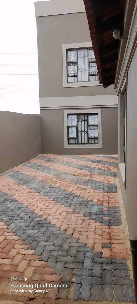 Room available for rental at ext20 
* shower  in Protea Glen