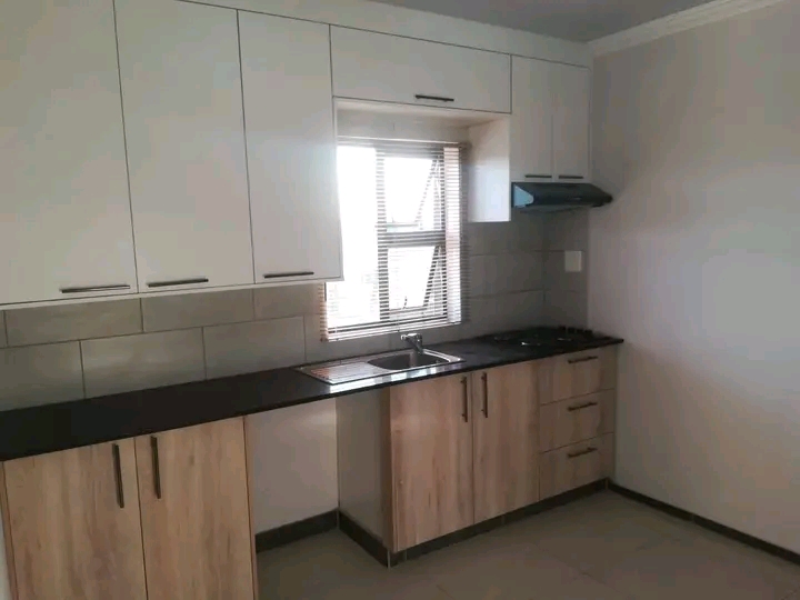 Greetings bachelor s rooms available for mont  in Clayville