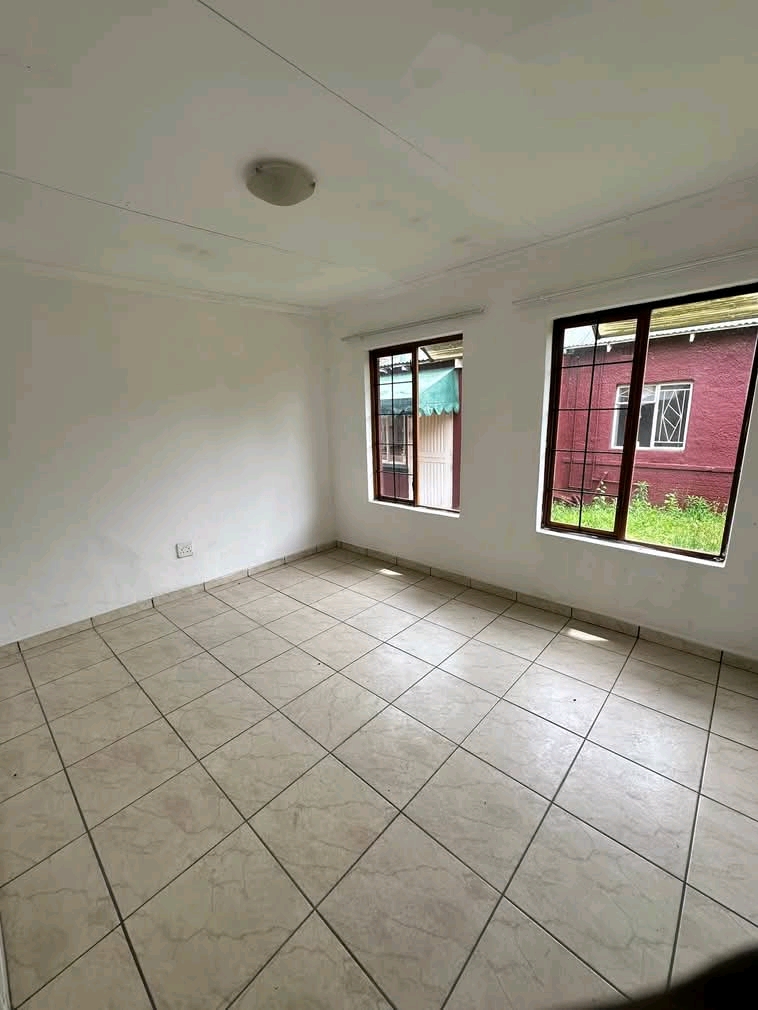 2 bedroom apartment for rent r7000 including   in Kensington