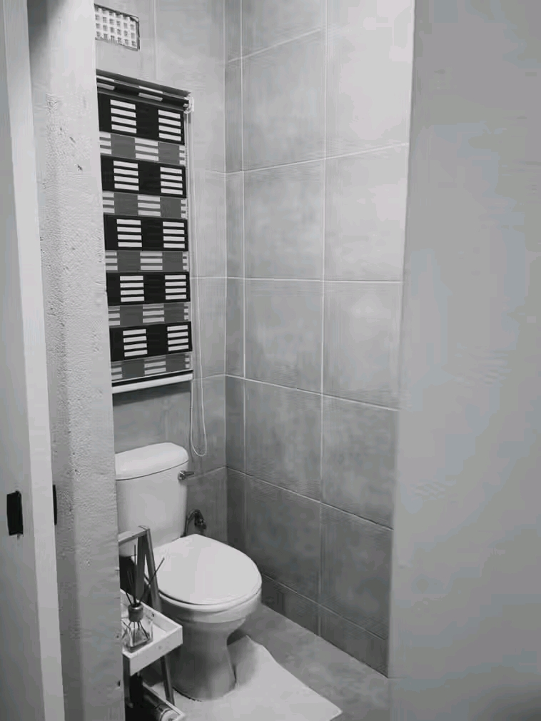A bachelor unit(upstairs) with a small fitted  in Kempton Park