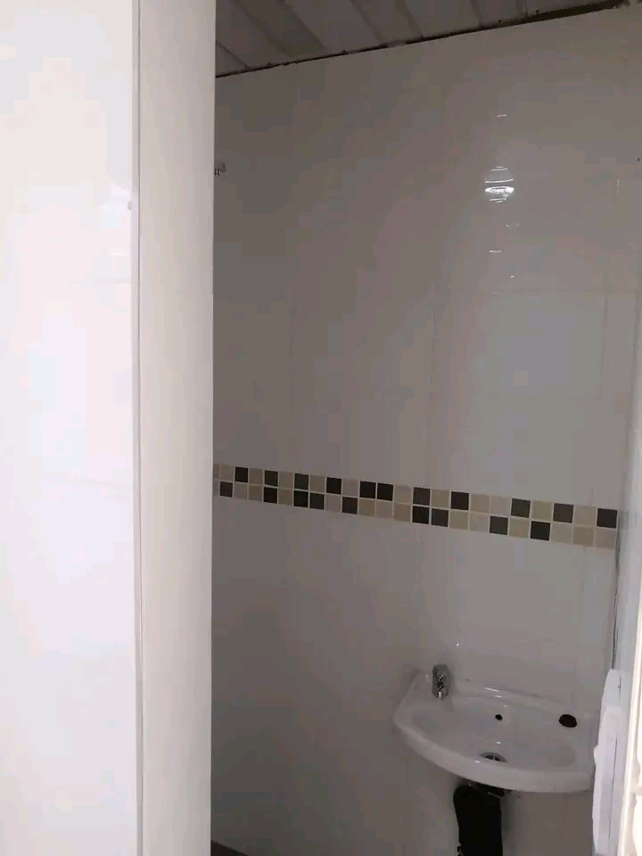 Ensuit room to rent in ext 11 
spacious room  in Protea Glen