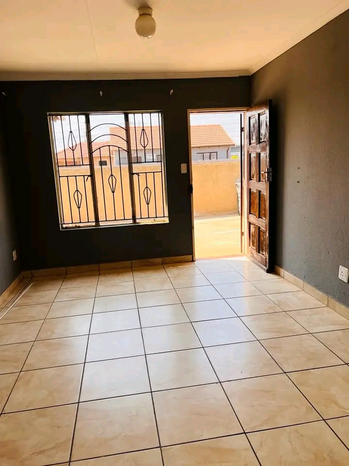 Get this 2 bedroom house rental available imm  in Protea Glen