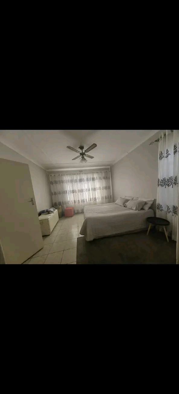 3 fitted bedrooms house,fitted kitchen, loung  in Norkem Park