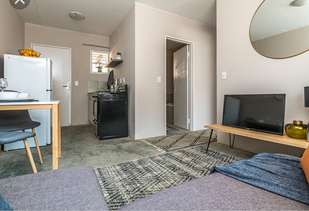  two-bedroom rental unit in south hills, khad  in South Hills