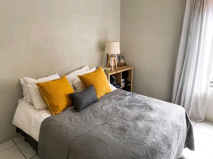 Unfurnished bachelor studio 
r6000 per month  in Bryanston