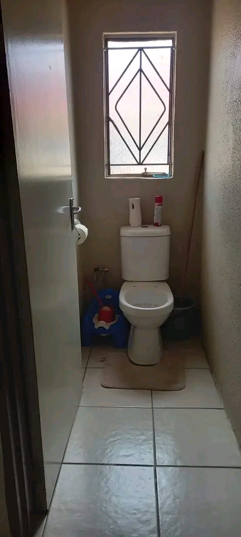 Available immediately 
rental price:r5000
p  in Roodekop