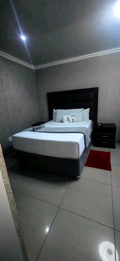 Day rest 10am to 5pm - r300
night rest 6pm t  in Braamfischer