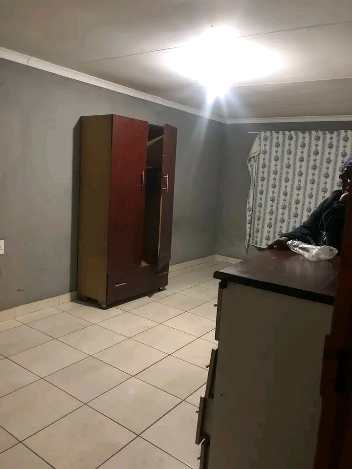 Big room available for rental in marimba for   in Vosloorus
