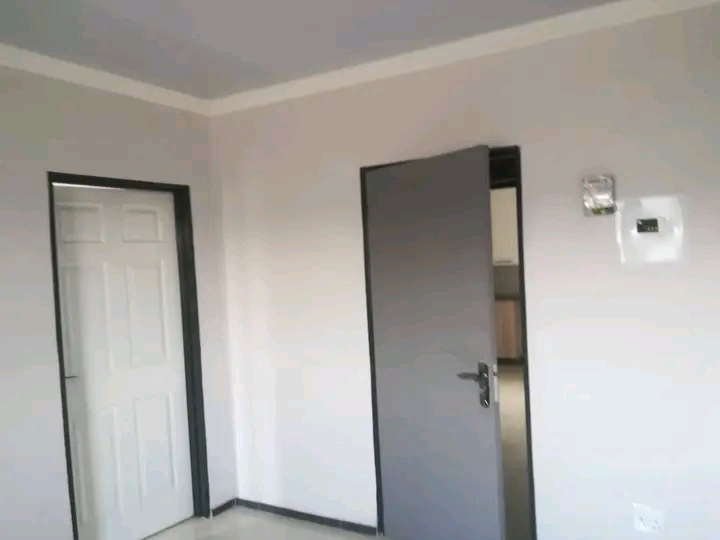 Greetings bachelor s rooms available for mont  in Clayville