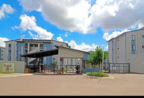 Room available in a 2 bedroom at erand creek   in Midrand