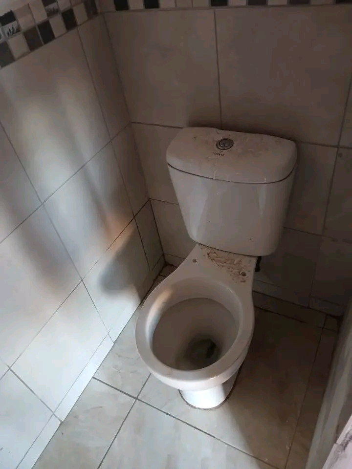 Cottage to rent with inside shower and toilet  in Cosmo City