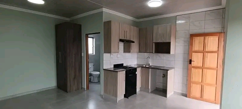 Area:dawnpark 📍
rental price:r4300 plus d  in Dawn Park