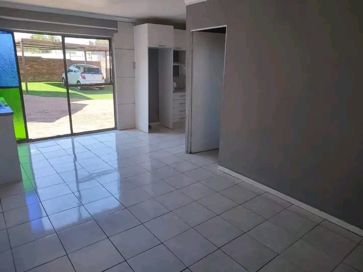 2 bedroom townhouse to rent at thabeng ❗
r  in Birchleigh North
