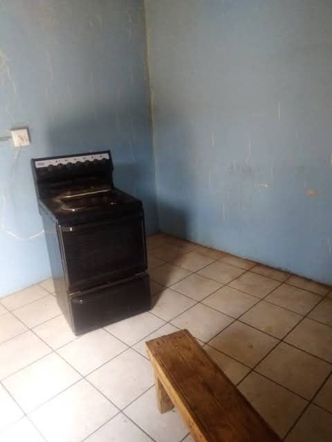 Two room for rental zone14 nd 1 nd half room   in Sebokeng