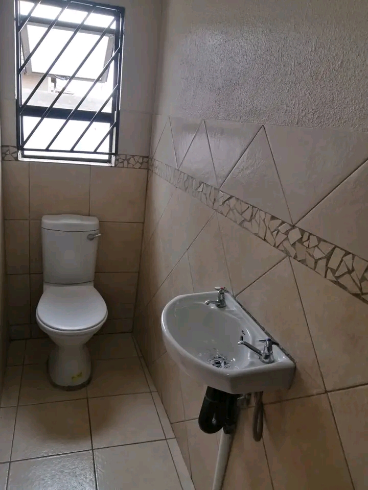 Bachelor room for rental available in ext.12.  in Protea Glen