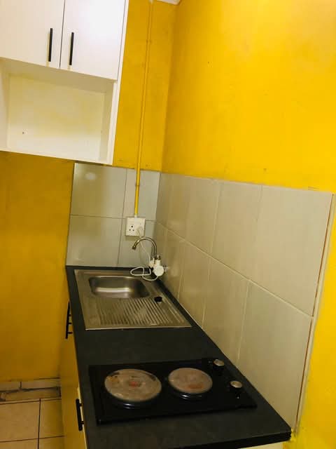 R3500 rent every month’s 
r3000 deposit re  in Olifantsfontein