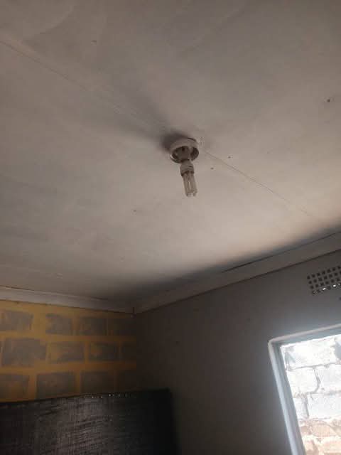 R850 mapetla
whatsapp or call me agent fee r  in Mapetla