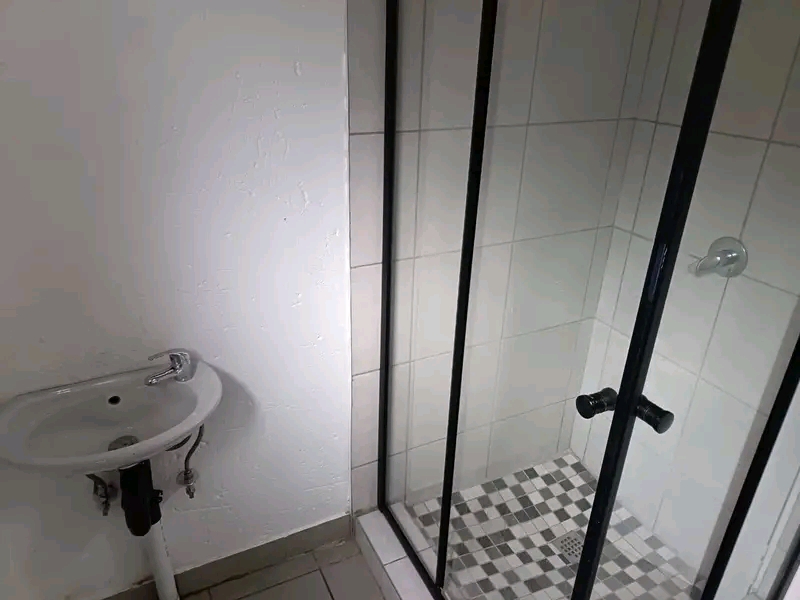 Accommodation available in extension 7 slovak  in Cosmo City