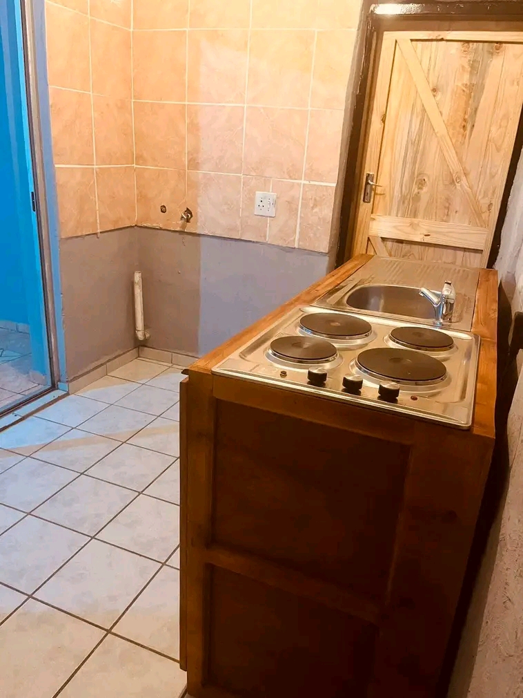 •new rental ⛩️
•available immediatel  in Birch Acres