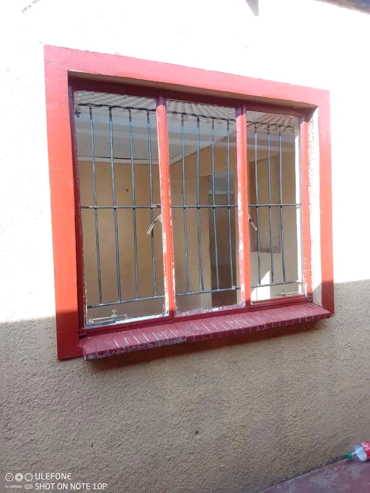 Open 2 room  to rent at malefeste dindela ava  in Vosloorus