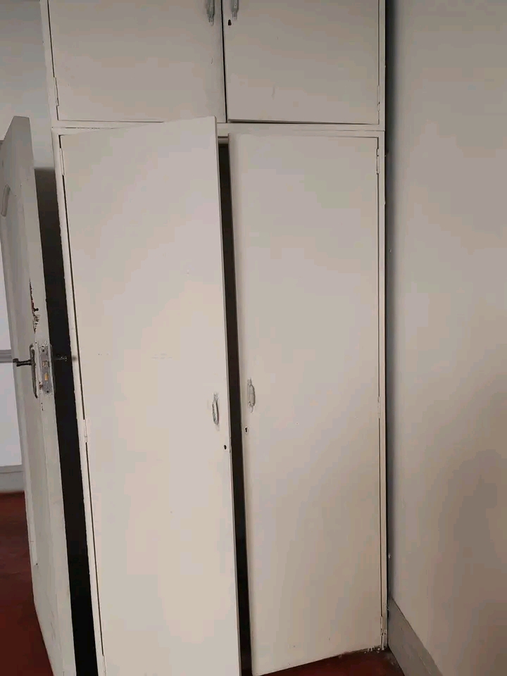 Bachelor room available in blenheim please co  in Kensington