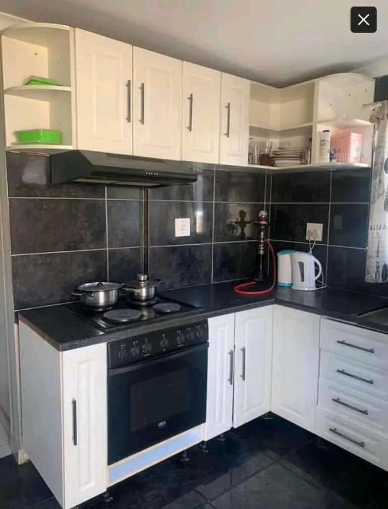 Inside room available r2500 in extension 7
s  in Cosmo City
