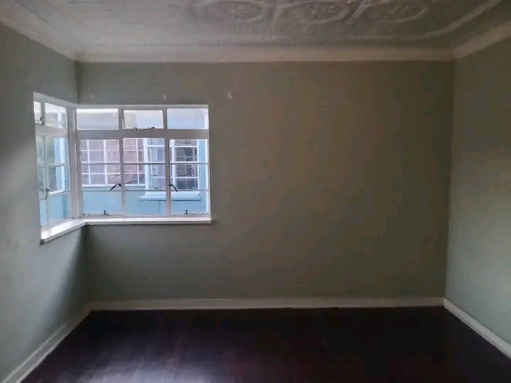 A beautiful and clean 2 bedroom in my apartme  in Turffontein