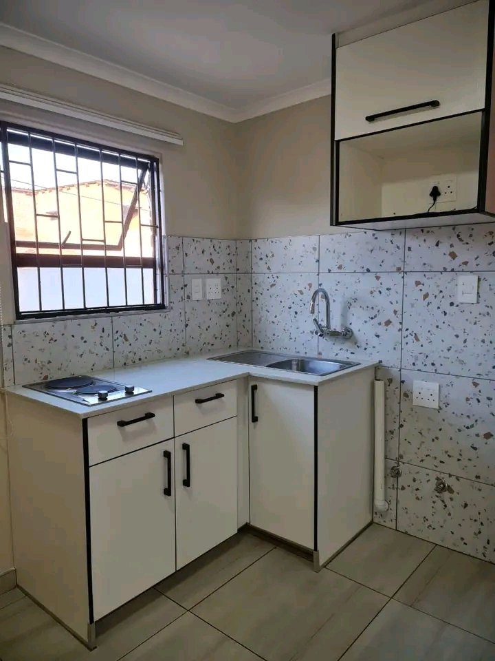New built 1 bedroom cottage, available immedi  in Vosloorus