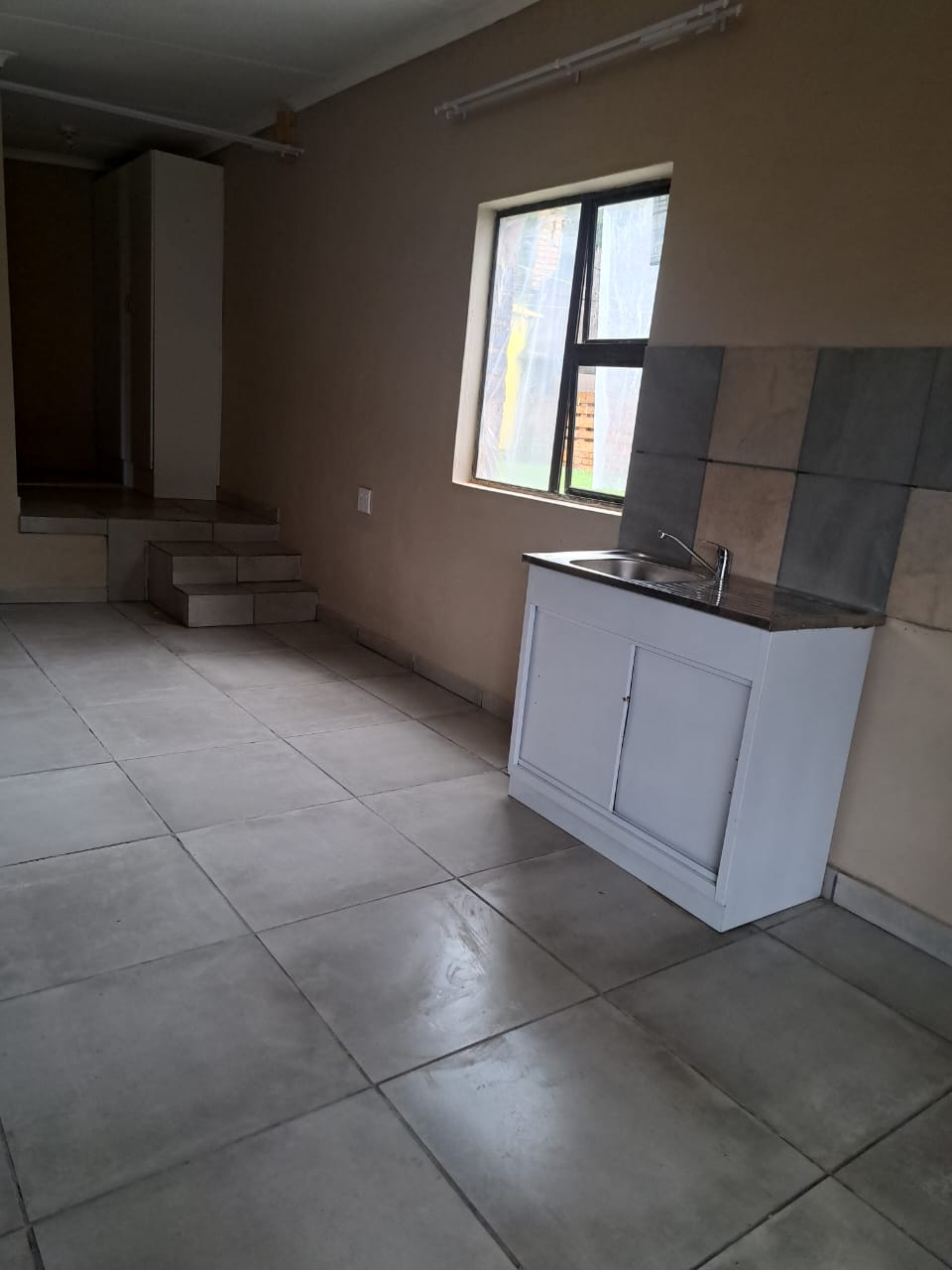 2 single rooms available to rent in a house (  in Germiston