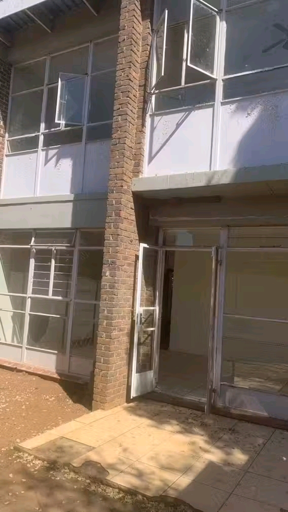 3 bedrooms duplex with pvt garden, lockup car  in Wadeville