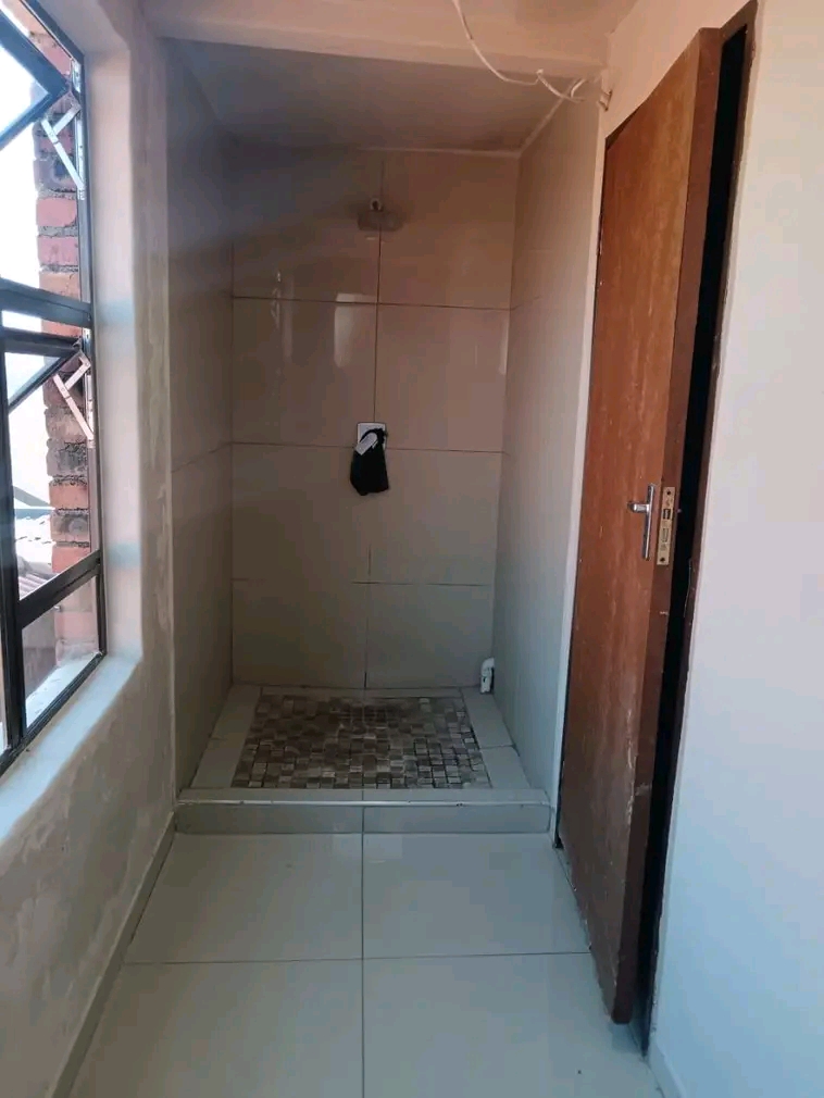 Rental: r3200

deposit: r3200

admin: r60  in Birch Acres