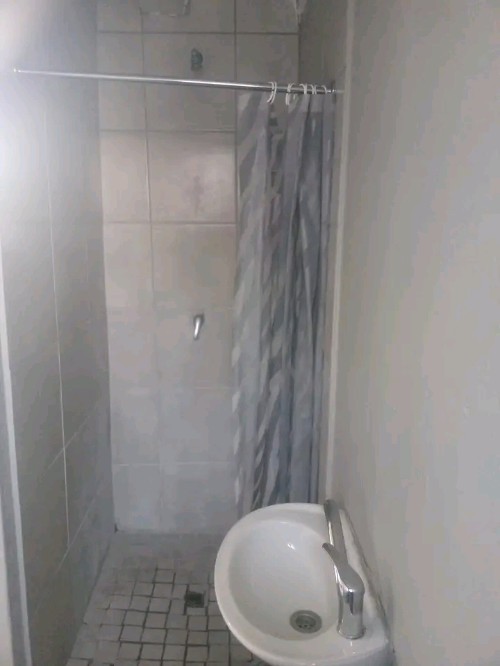 Bachelor available immediately ext 1r2500pm a  in Kaalfontein