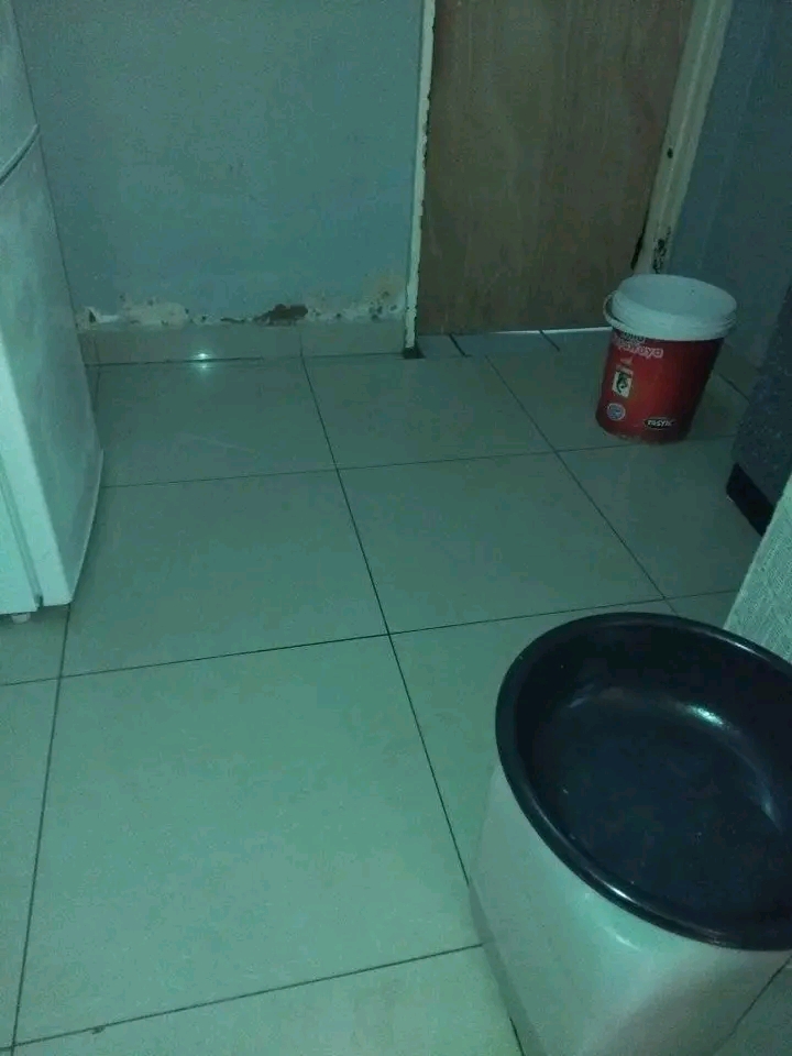 Nice room to let for r1700 whatsapp me for in  in Rosettenville