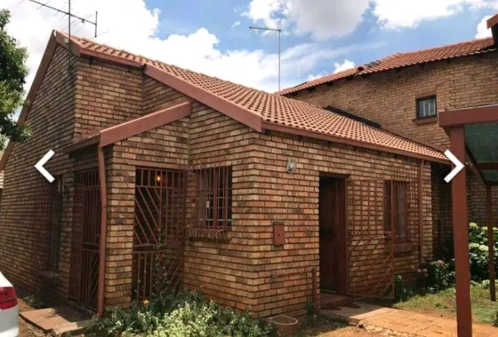 2 bedroom house to rent 
a lovely two-bedroo  in Birch Acres