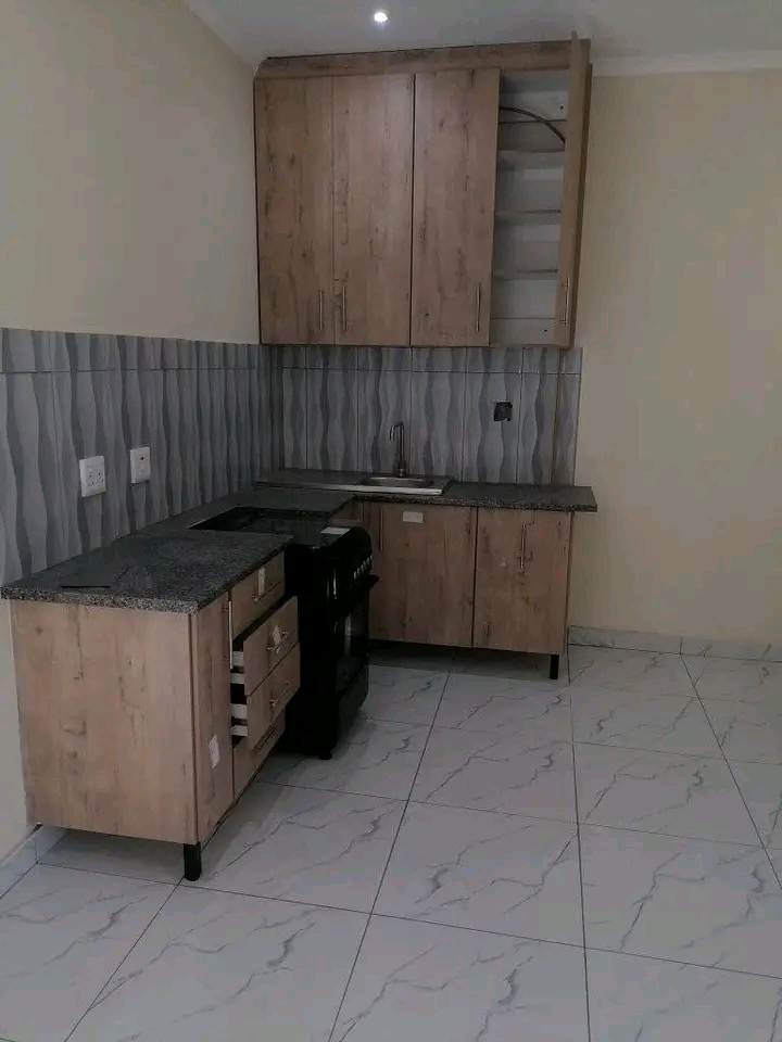 For nice and clean 1 bedroom flats. twine pla  in Troyeville