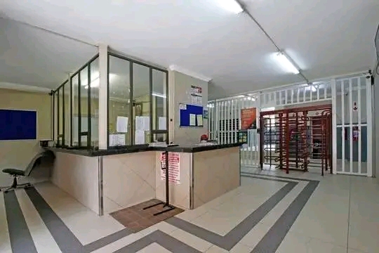 Hello ,, medium bedroom with balcony in  matr  in Hillbrow