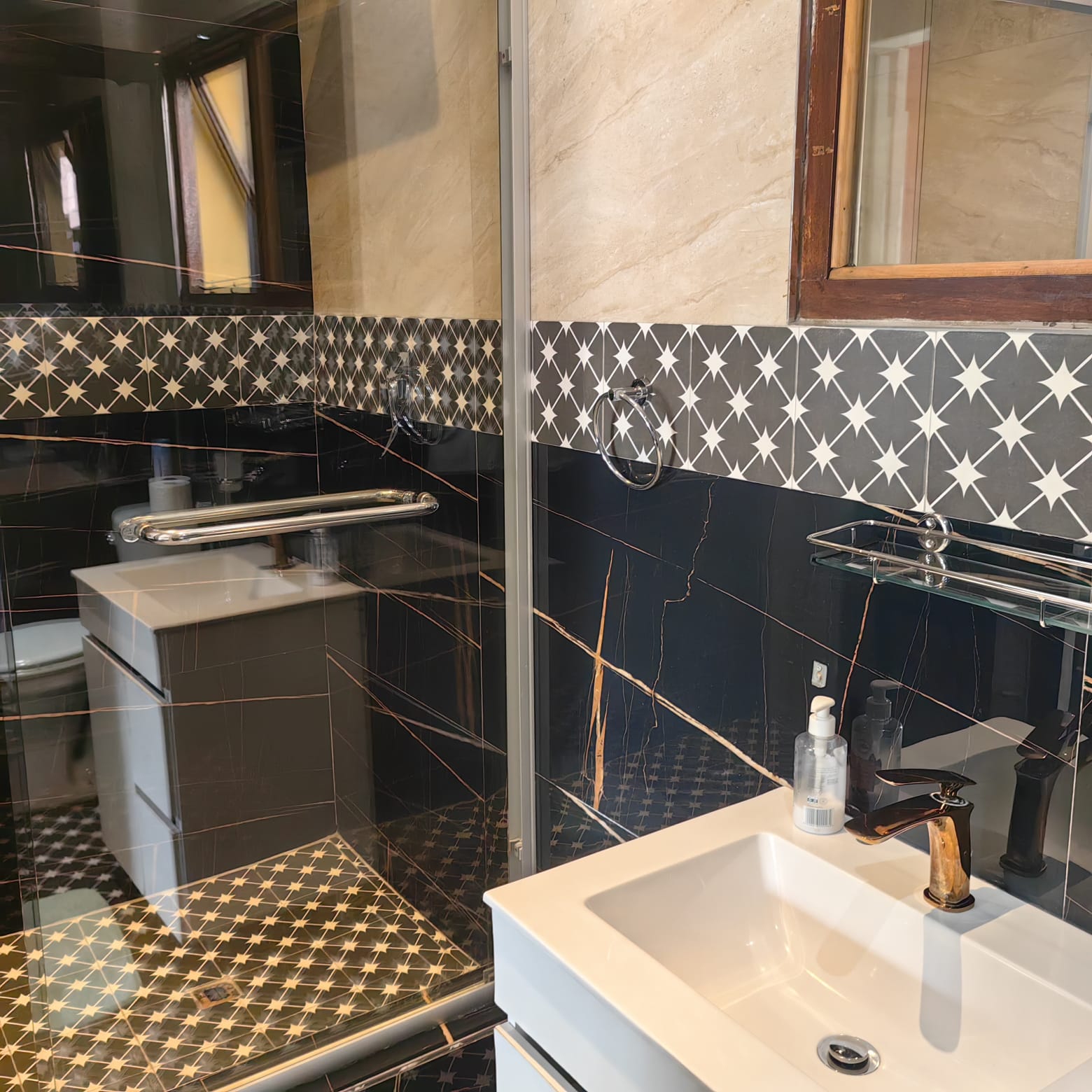  gem of manor  
short term 

situated in w  in Durban