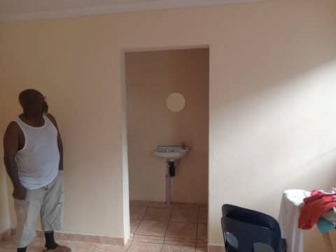 2 rooms available in allendale next to tallga  in Allandale